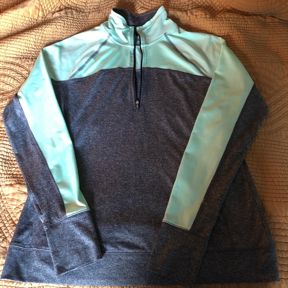 Tek gear sweat. Shirt size large